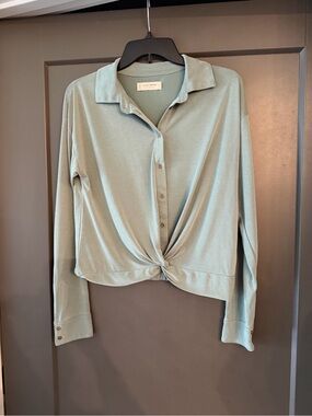 Lucky Brand Light Sage Button-Front Twist Hem Top- Very Soft size Small